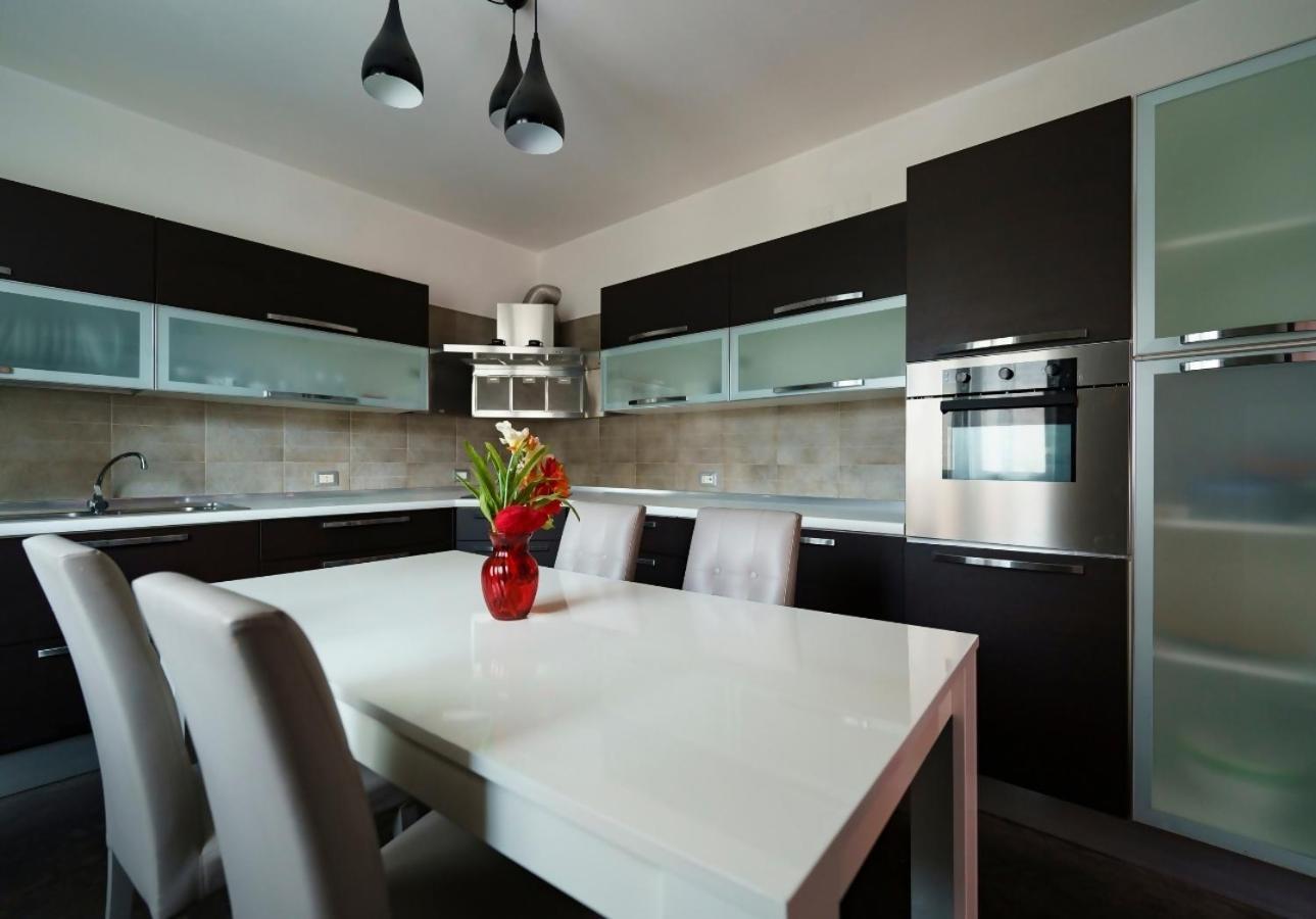 Guest Friends Apartment Трапани Стая снимка