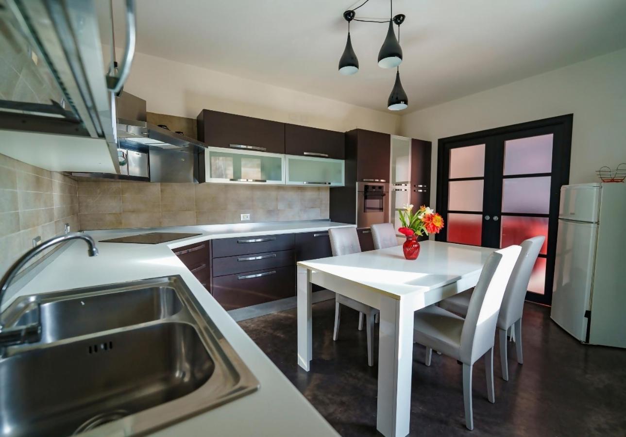 Guest Friends Apartment Трапани Стая снимка