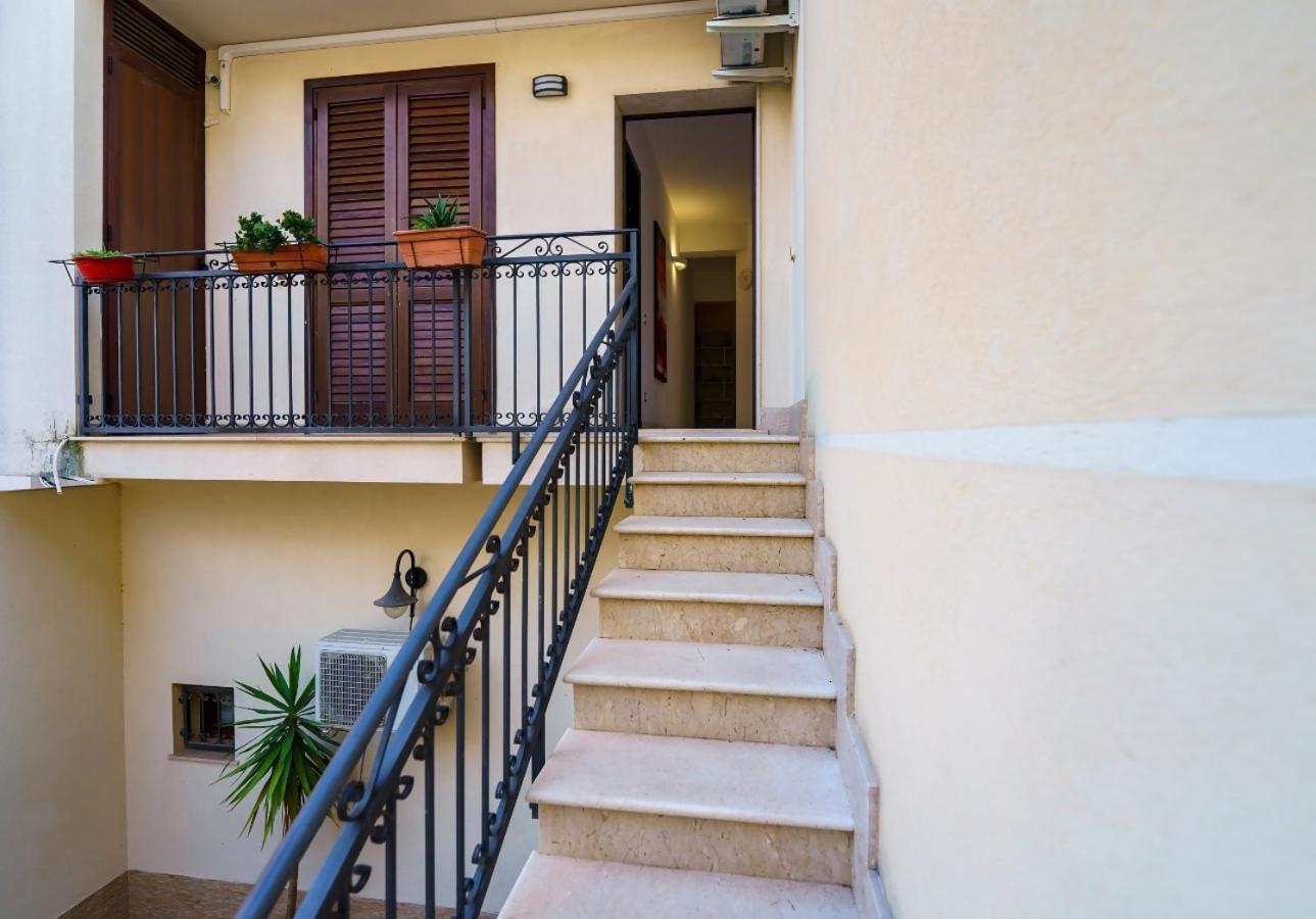 Guest Friends Apartment Трапани Екстериор снимка